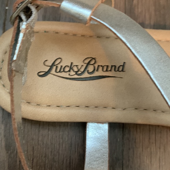 Lucky Brand Arrow Sandals - Picture 3 of 6